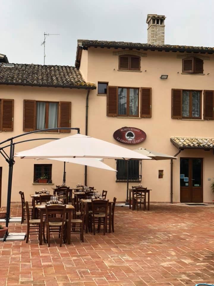 La Grande Quercia Bed & Breakfast Montefalco Exterior photo